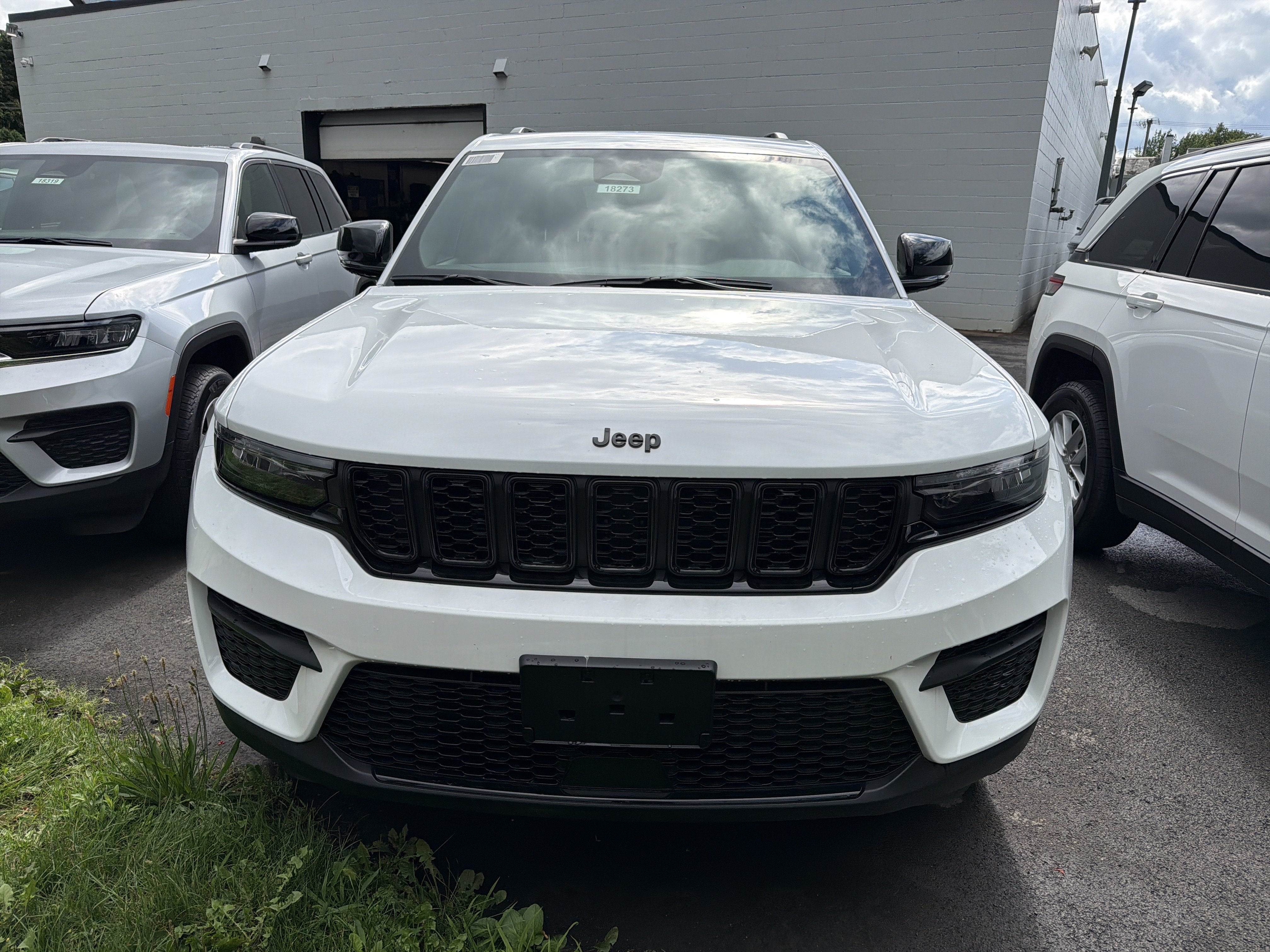 2025 Jeep Grand Cherokee — rear three-quarter view