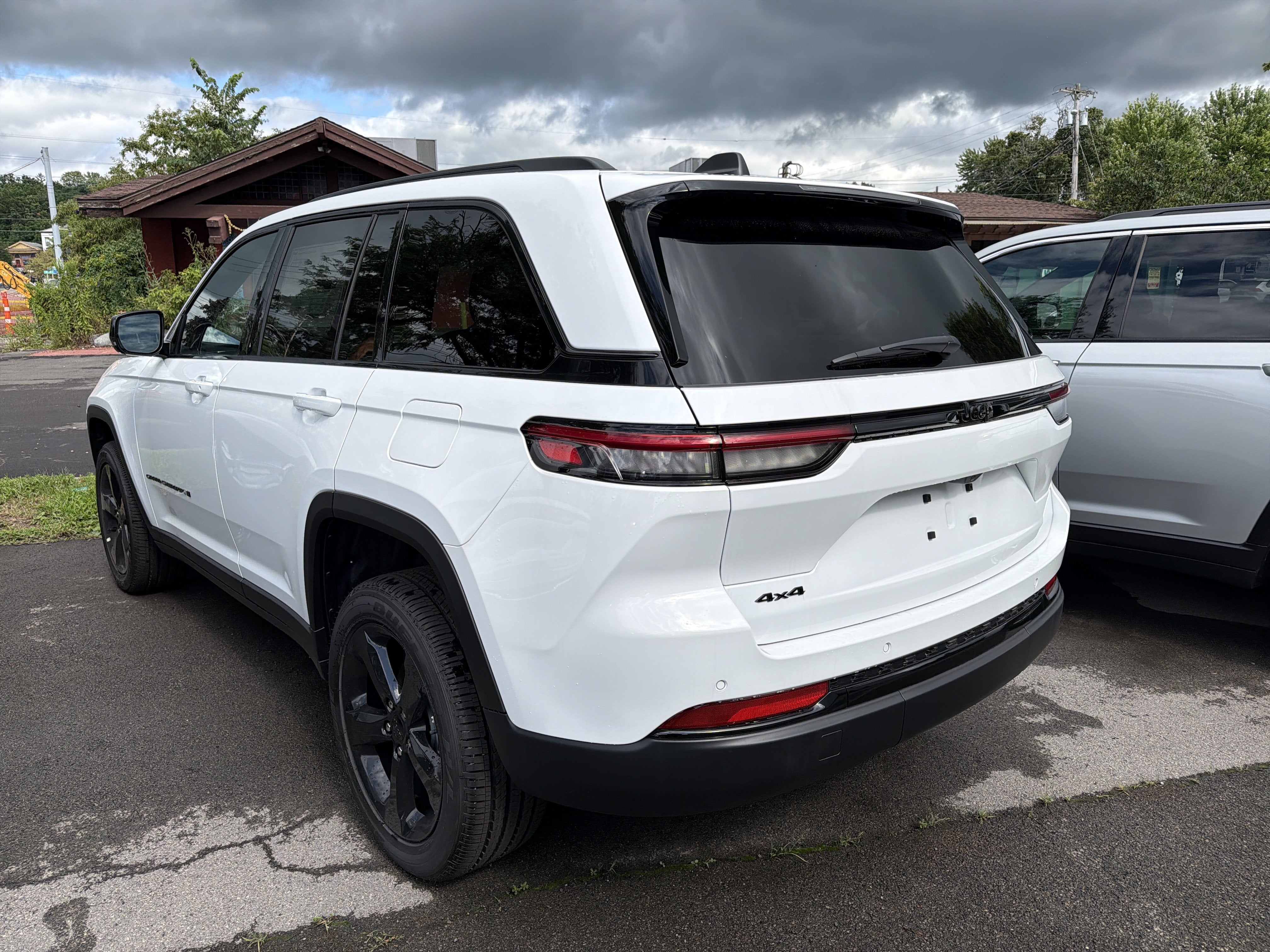 2025 Jeep Grand Cherokee — detail view