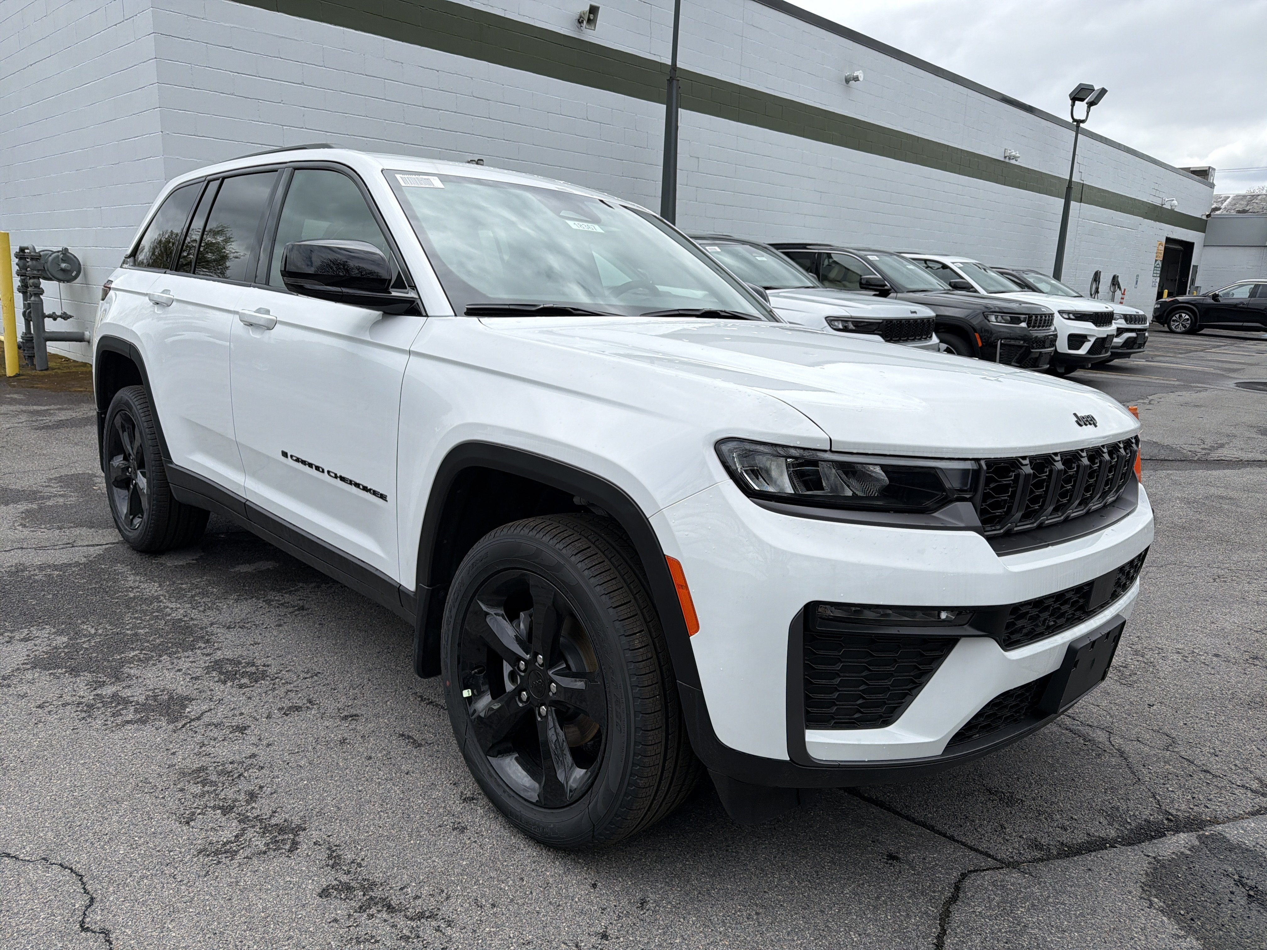 2026 Jeep Grand Cherokee — side profile view